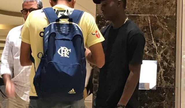 Marlos Moreno chega ao Rio para realizar exames médicos e assinar com o Flamengo