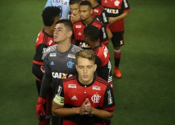 São-paulino na infância, Matheus Dantas supera lesões e vira líder do Fla na Copinha