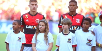 Flamengo cede Márcio Araújo, M. Savio e mais oito atletas por empréstimo