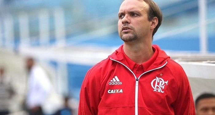 Cria do futsal, técnico do Fla sub-20 busca título inédito na carreira