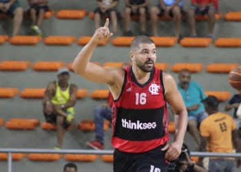 Flamengo quebra invencibilidade do Vitória em casa e vence a 6ª seguida no NBB