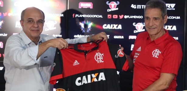 Bandeira acumula trocas e chega a último ano sem convicção por técnico