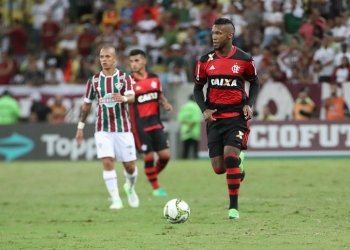 Abel pede zagueiro canhoto e Flu vai atrás de Rafael Vaz