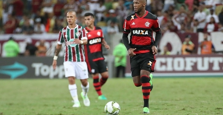 Abel pede zagueiro canhoto e Flu vai atrás de Rafael Vaz