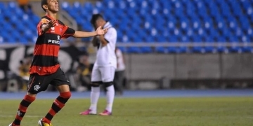 Um Flamengo x Vasco para sempre: o dia que Rafinha "desmitou" Dedé