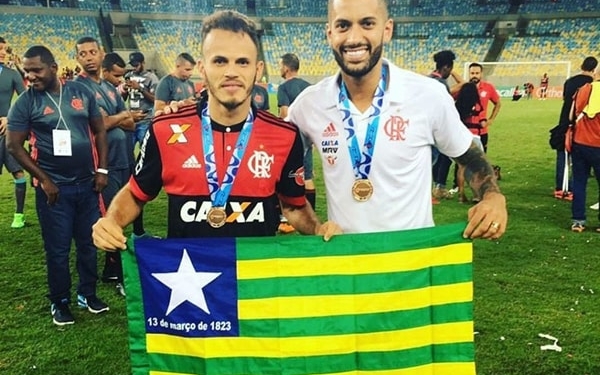 Renê diz que Rômulo vai dar volta por cima no Fla após treino nas férias
