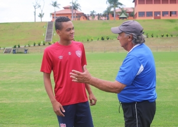 Flamengo está próximo de oficializar acerto com jovem destaque da Copinha
