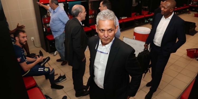 Entenda por que o Flamengo segue 'zerado' na busca por reforços