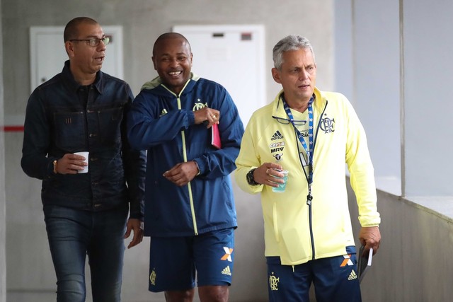 Mozer, com Redín e Rueda: permanência de dupla colombiana é incerta no Flamengo. Clube prepara anúncios para os próximos dias (Foto: Gilvan de Souza/Flamengo)