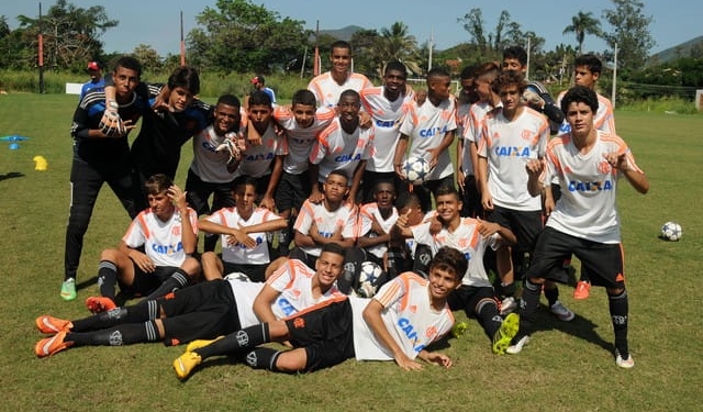Vinicius como astro, títulos e moral no Fla: por que a ''Geração 2000'' é badalada?
