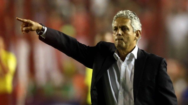 Rueda admite sondagens ao Flamengo, mas diz que pretende ficar