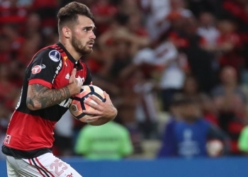 Jair Ventura indica Felipe Vizeu ao Santos