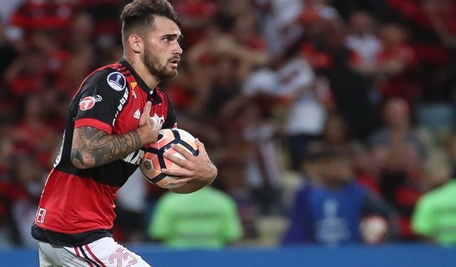 Jair Ventura indica Felipe Vizeu ao Santos