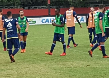 Reforço confirmado: Marlos Moreno treina no Fla antes mesmo de anúncio oficial