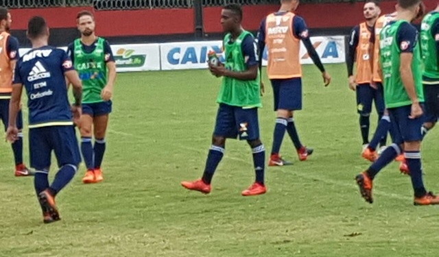 Reforço confirmado: Marlos Moreno treina no Fla antes mesmo de anúncio oficial