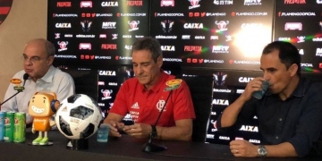 Com presença de campeões do mundo, Flamengo apresenta Carpegiani e nova comissão