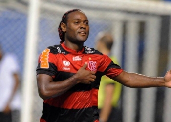 Love terá reunião com turcos sobre liberação ao Flamengo na semana que vem