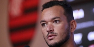 Flamengo explica o mal-estar que acometeu Réver no clássico