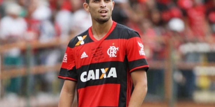 Garotos se destacam na defesa e freiam busca por novo jogador no Fla