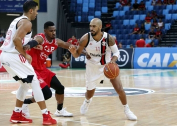 Flamengo perde para o Paulistano, e Varejão tem erro nos segundos finais