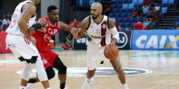 Flamengo perde para o Paulistano, e Varejão tem erro nos segundos finais