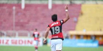 Dourado estreia bem e Flamengo mostra boa obediência tática