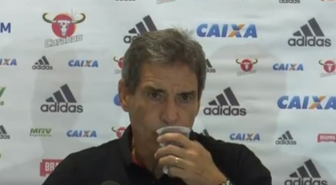 Carpegiani lamenta derrota do Flamengo, parabeniza o Flu e diz: 'Tem que sentir na carne'