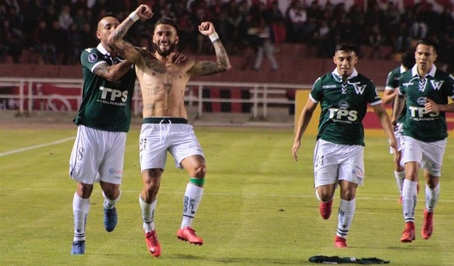 Santiago Wanderers bate o Melgar e segue na luta para entrar no grupo do Flamengo