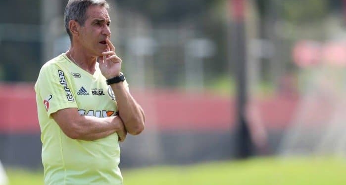 Carpegiani fica perto de definir 'time base' para estreia da Libertadores