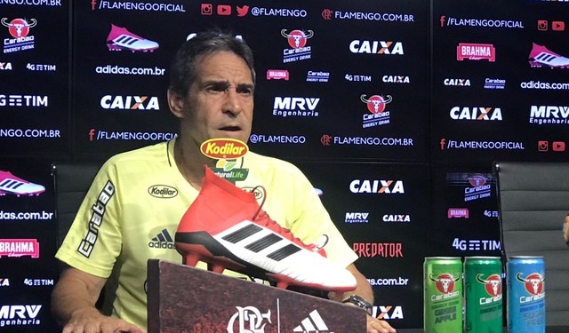Carpegiani prevê decisão difícil e defende Vinícius Jr: "Foi para nossa torcida"