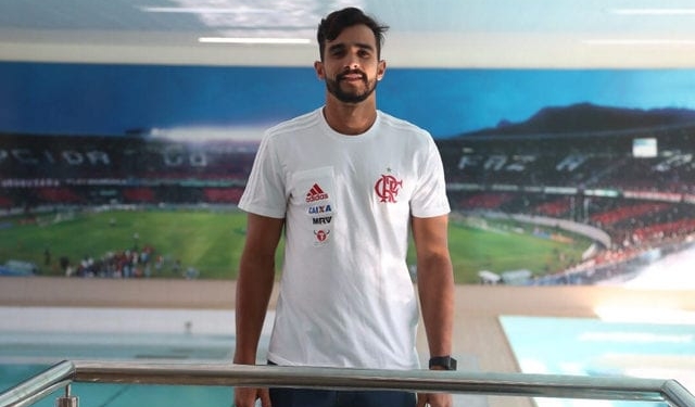 Dourado é registrado e já pode fazer estreia pelo Flamengo