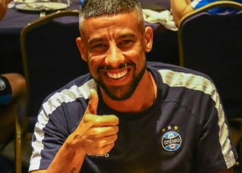 Léo Moura descarta 'corpo mole' do Grêmio em 2009 e recorda atitude marcante de ex-Botafogo