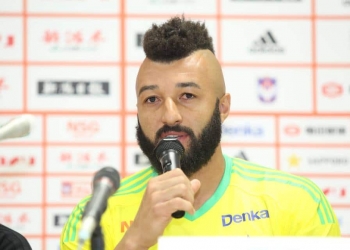 Alex Muralha e Thalles são apresentados no Albirex Niigata, da Série B do Japão