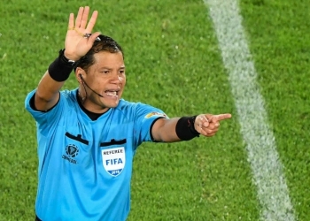 Conmebol alega “problema de saúde” e muda árbitro para Flamengo x River