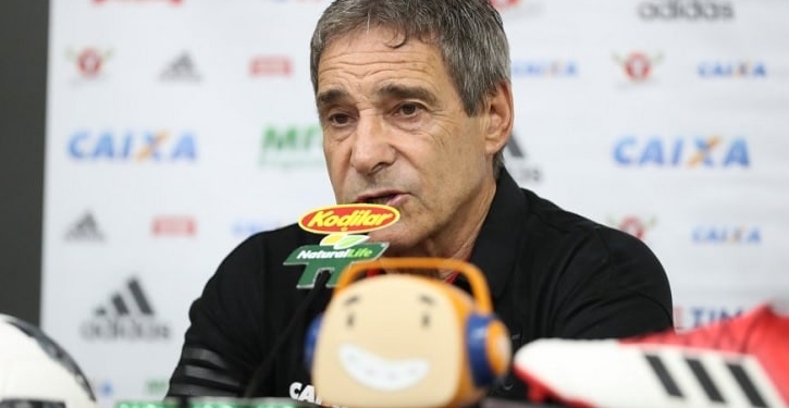 Carpegiani confirma reservas no Fla-Flu e Jonas como titular na Libertadores