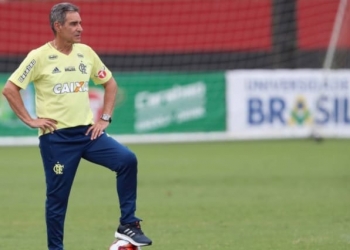 De olho na semi contra o Botafogo, Carpegiani faz mistério no FlaDe olho na semi contra o Botafogo, Carpegiani faz mistério no Fla
