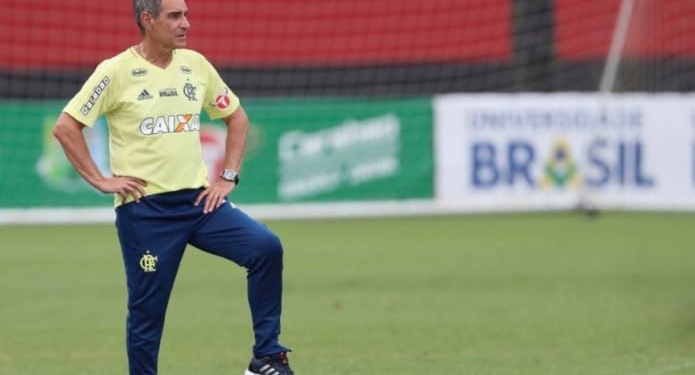 De olho na semi contra o Botafogo, Carpegiani faz mistério no FlaDe olho na semi contra o Botafogo, Carpegiani faz mistério no Fla