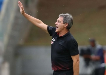 Carpegiani diz que é preciso 'sentir na carne' as falhas para amadurecer
