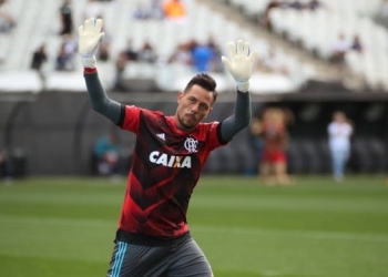 Diego Alves passa por novo exame e será inscrito pelo Flamengo na Libertadores