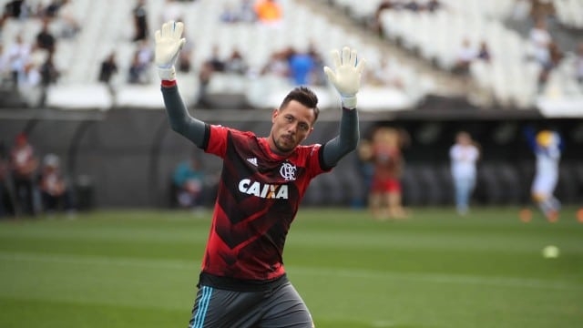 Diego Alves passa por novo exame e será inscrito pelo Flamengo na Libertadores
