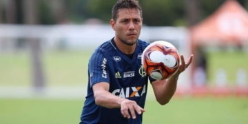 Após exame, Diego Alves está liberado para treinar sem limitações