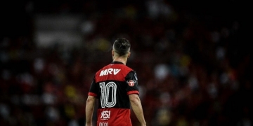 Meia vida de futebol: de Robinho à 10 do Fla, um Diego moldado pelo tempo