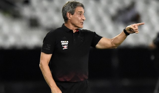 Carpegiani elogia Fla após goleada, mas alerta para o River: ''Exigência maior''