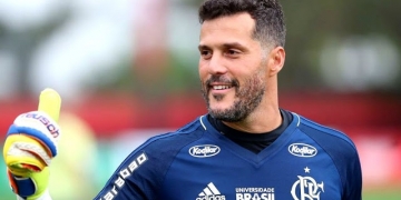 Julio Cesar faz teste em jogo-treino do Fla para estreia contra o Botafogo