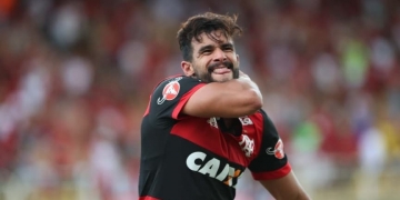 Henrique Dourado dedica primeiro gol com a camisa do Flamengo ao filho