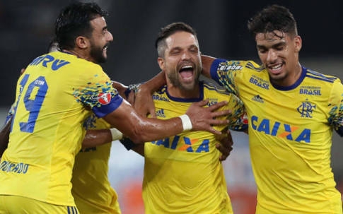 Dourado agradece companheiros e espera maior entrosamento no Fla