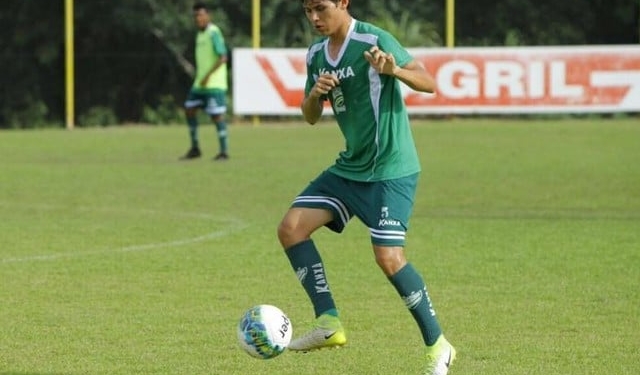 Promessa da base do Luverdense acerta com o Flamengo