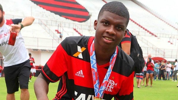 Jovem Lincoln, do Flamengo, estaria na mira de Milan e Juventus