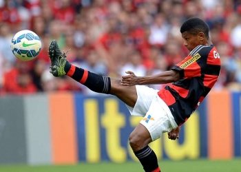 Saída de renegados aliviou folha do Flamengo em R$ 13,5 milhões