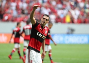 Com titulares, Fla marca nos acréscimos e enfrenta Botafogo na semi